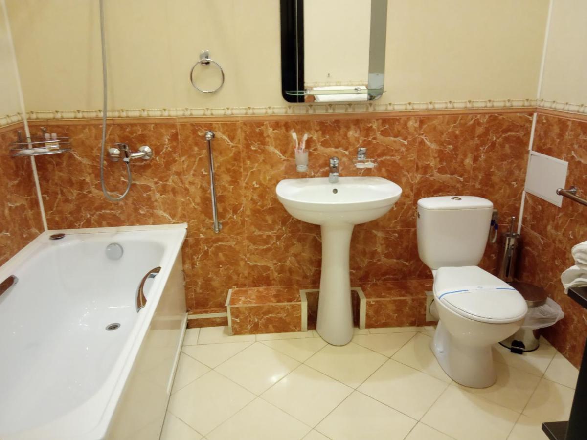 Готель Дежавю Berdychiv Dış mekan fotoğraf