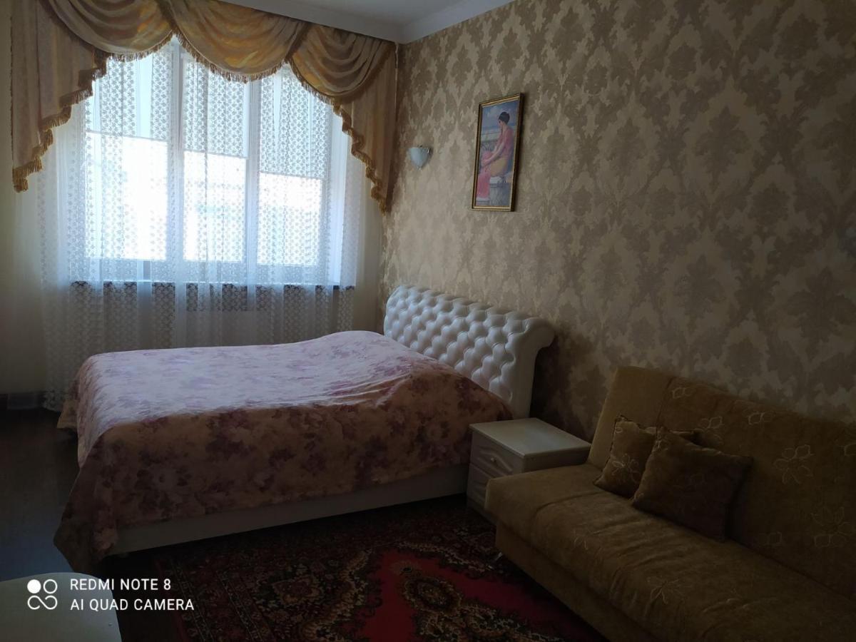 Готель Дежавю Berdychiv Dış mekan fotoğraf