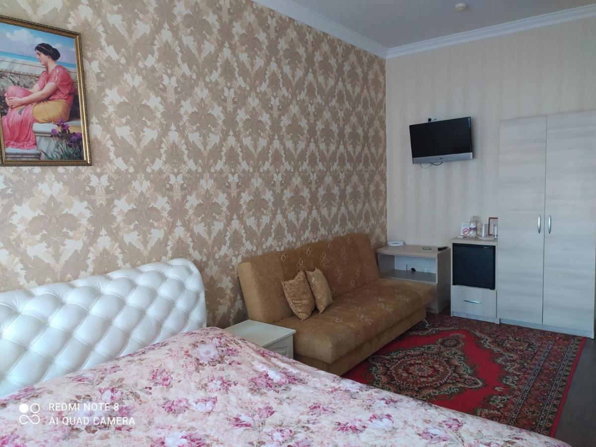 Готель Дежавю Berdychiv Dış mekan fotoğraf